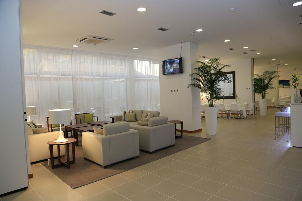 Fly Hotel Luanda Exterior photo