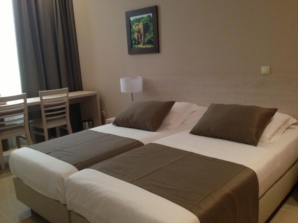 Fly Hotel Luanda Exterior photo