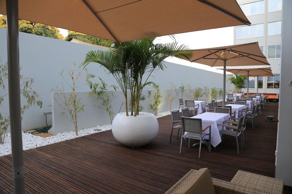 Fly Hotel Luanda Exterior photo