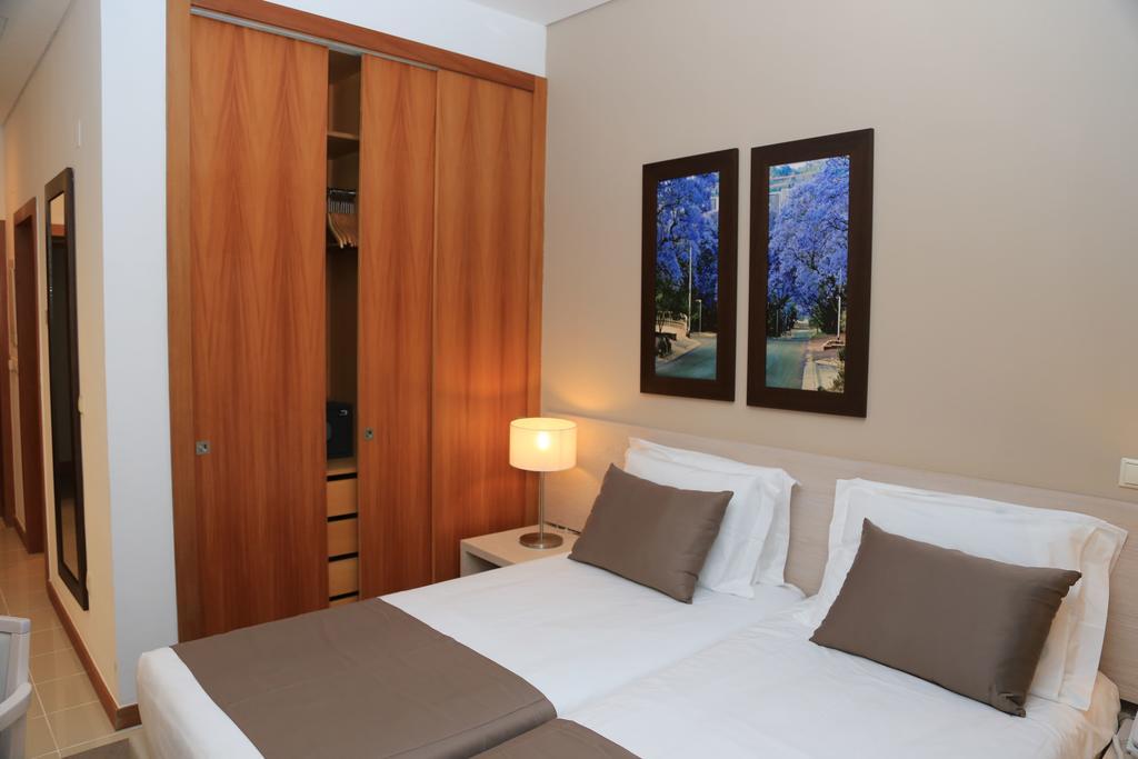 Fly Hotel Luanda Exterior photo