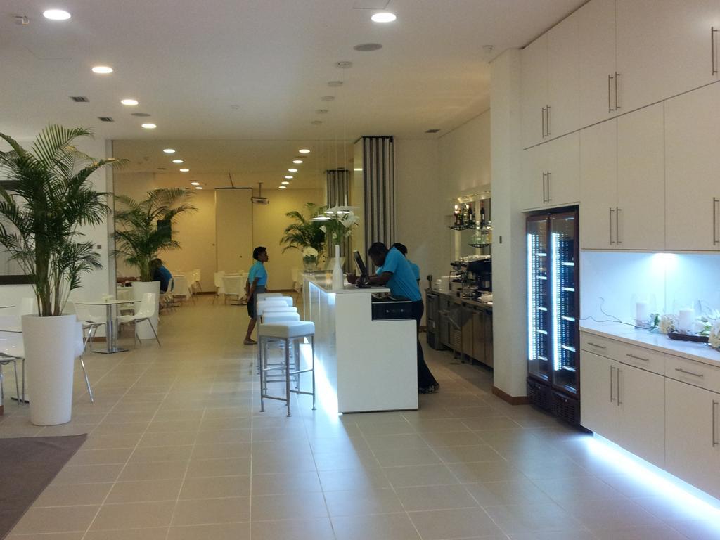 Fly Hotel Luanda Exterior photo